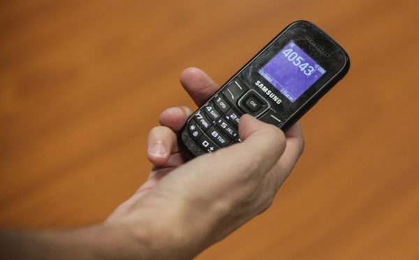 Abandonner son smartphone pour un dumbphone, une tendance qui n'accroche pas au fenua