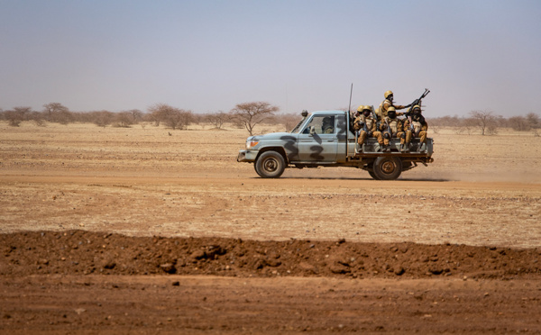 Attaque jihadiste au Mali: nouveau bilan de 42 soldats tués