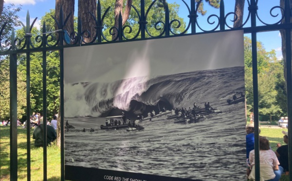 Teahupoo déferle sur Paris