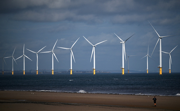 Electricité: l'UE veut plafonner les revenus des producteurs d'énergie et le prix du gaz russe