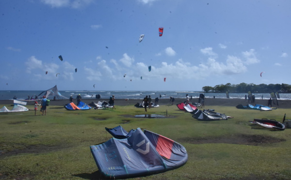 Le kite en folie à Hitimahana