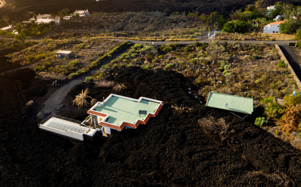 Un an après l'éruption, l'horizon bouché des habitants de La Palma