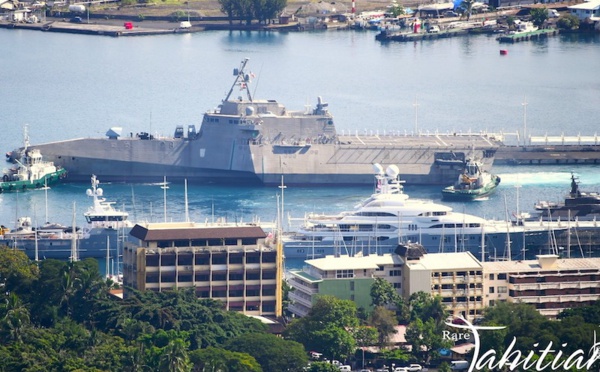 ​L'impressionnant USS Jackson à quai à Papeete