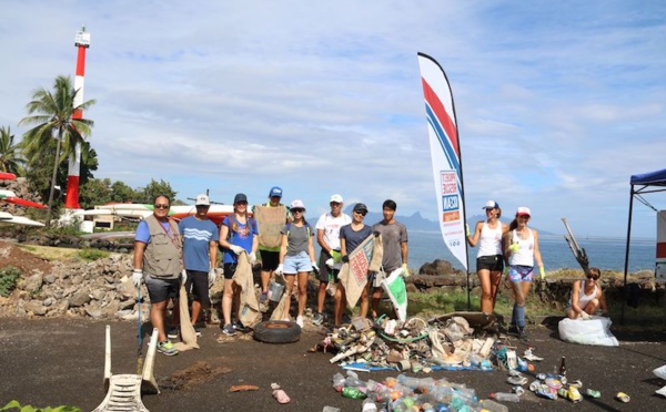 ​Des agents de l'État qui récoltent 231 kg de déchets