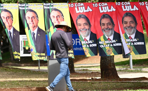 Brésil: débat électrique pour Lula et Bolsonaro à 3 jours de la présidentielle