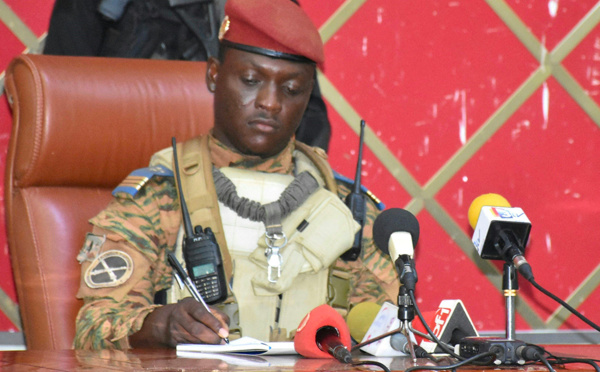 Le capitaine Ibrahim Traoré officiellement désigné président du Burkina Faso
