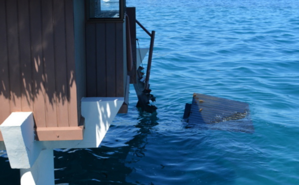 Un voilier à la dérive percute un bungalow de l'Intercontinental Tahiti