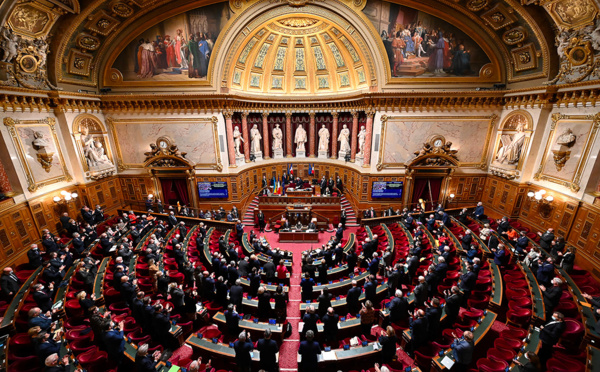 Assurance chômage: le Sénat adopte le projet de loi ouvrant la voie à une possible modulation