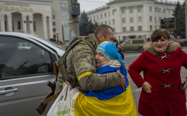 Ukraine: dans Kherson libérée le soulagement l'emporte sur la joie
