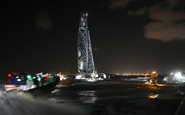 Route du Rhum: deux morts après le chavirage d'un bateau suiveur