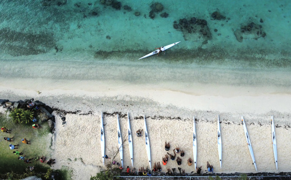 Le surfski débarque à Huahine