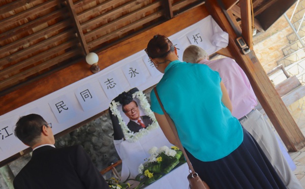 Gaston Flosse rend hommage à l'ancien président chinois décédé