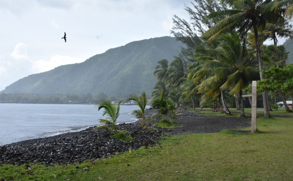 L'avant et l'après-village olympique à Teahupo'o