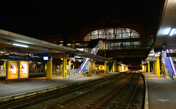 Grève des contrôleurs SNCF: deux trains sur trois rouleront le weekend de Noël