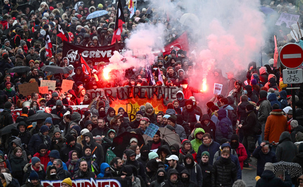 Des centaines de milliers de manifestants dans la rue contre la réforme des retraites