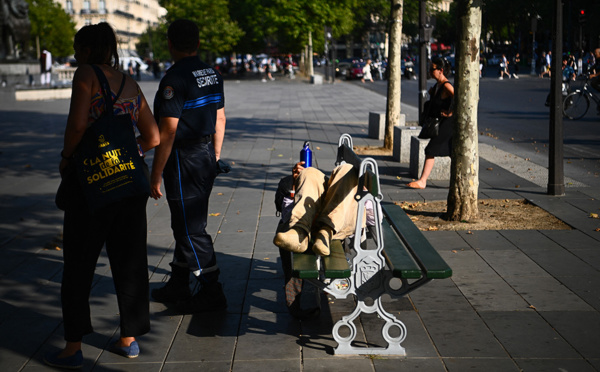 Un sans-abri tué par balles par la police à Paris: deux policiers en garde à vue