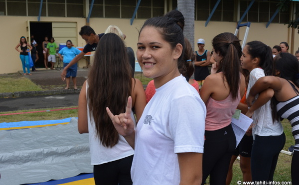 Les élèves de Raapoto font du sport pour souder leurs classes