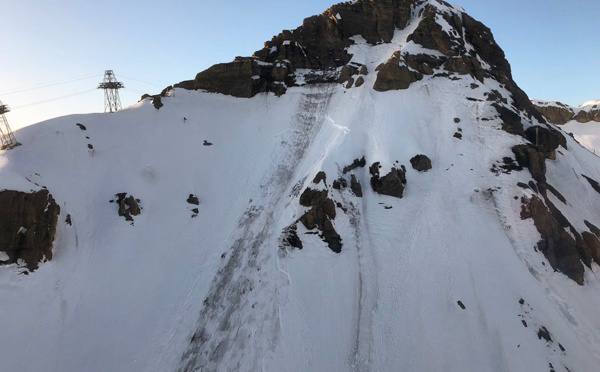 Trois personnes décèdent dans des accidents de ski dans les Alpes