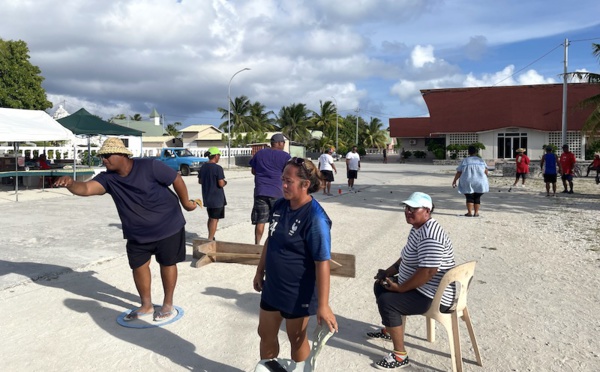 Les amoureux de la pétanque à Hao