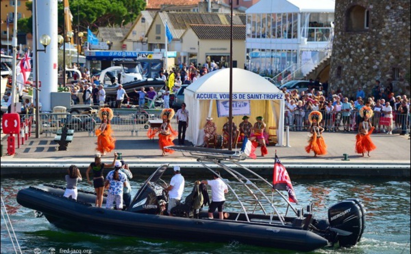 Le Pavillon Tahiti dans le golfe de St Tropez