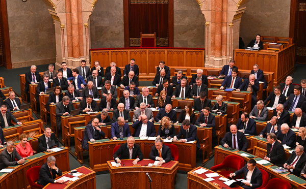 Otan: le Parlement hongrois ratifie l'adhésion de la Finlande