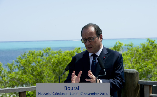 Nouvelle Calédonie: Hollande ferme sur la tenue d'un référendum d'autodétermination