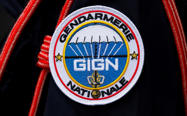 Macron rend hommage au gendarme du GIGN tué en Guyane