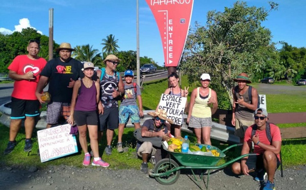 Nouveau tour de l'île pour la “Team brouette”