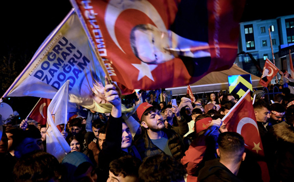 Turquie: Erdogan et Kiliçdaroglu prêts à un second tour et déjà sûrs de gagner