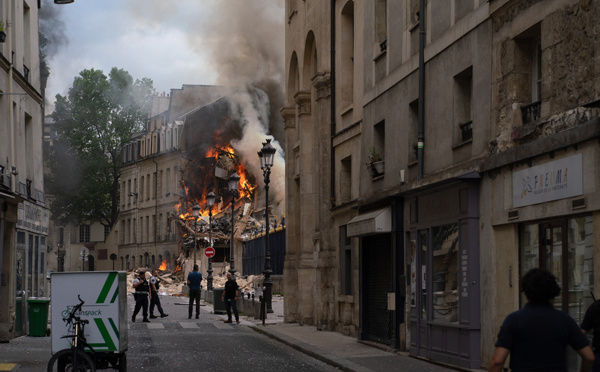 Effondrement d'un immeuble à Paris: une personne toujours portée disparue, six blessés graves