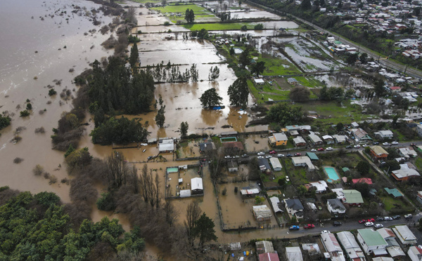 Inondations au Chili: deux morts et des milliers d'évacués