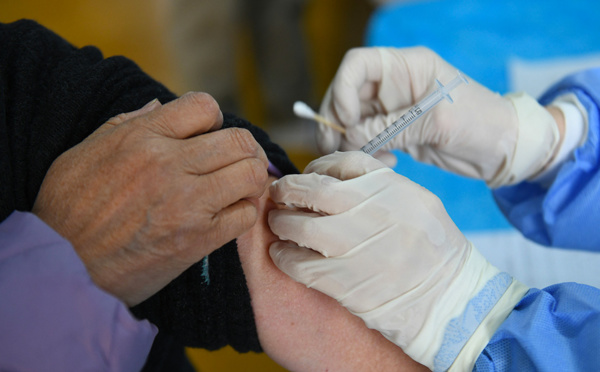 Malade après une vaccination Covid: 72 personnes indemnisées à l'amiable
