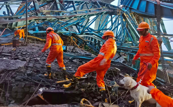 Dix-sept morts en Inde dans l'effondrement d'une grue de chantier