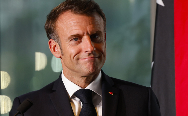 Limitation des mandats présidentiels: Macron déplore une "funeste connerie"