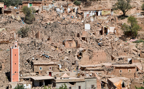 Maroc: les secouristes à l'oeuvre, plus de 2.100 morts dans le séisme
