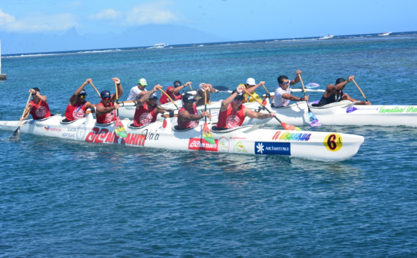 Le Team Air Tahiti Va'a en démonstration à la Arenui Race