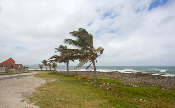 Tempête Philippe: la Guadeloupe passe en vigilance rouge fortes pluies et orages