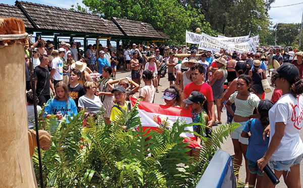 Mobilisation à Teahupoo contre la tour des juges