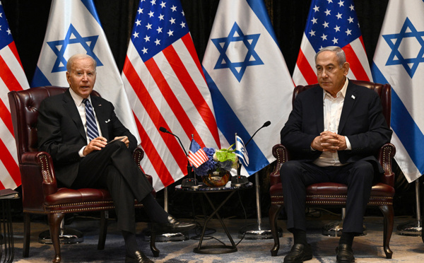 Biden soutient Israël après la frappe meurtrière sur un hôpital de Gaza