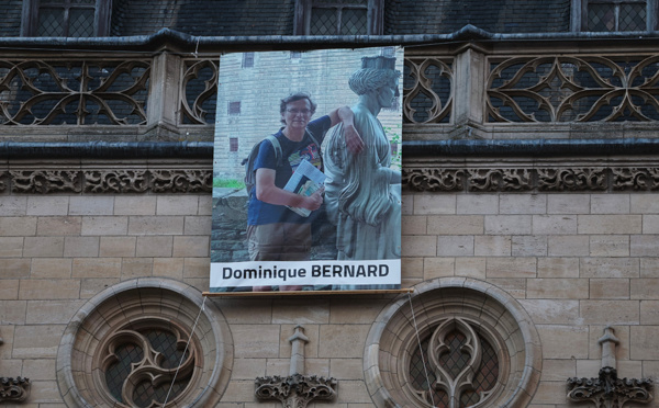 Arras a rendu hommage à Dominique Bernard, prof "sensible", "discret" et aimé