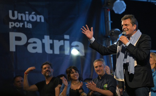 Argentine: le ministre de l'Economie Massa et l'ultralibéral Milei au second tour