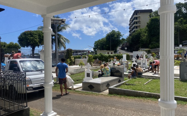 Toussaint, sable et fleurs face à l'inflation