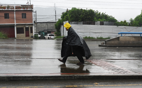 L'Amérique centrale se prépare à l'arrivée de la tempête tropicale qui a déjà fait deux morts