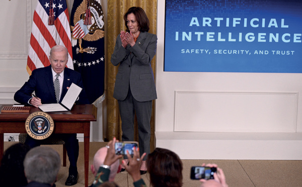 Biden veut que l'Amérique fixe les règles de l'intelligence artificielle