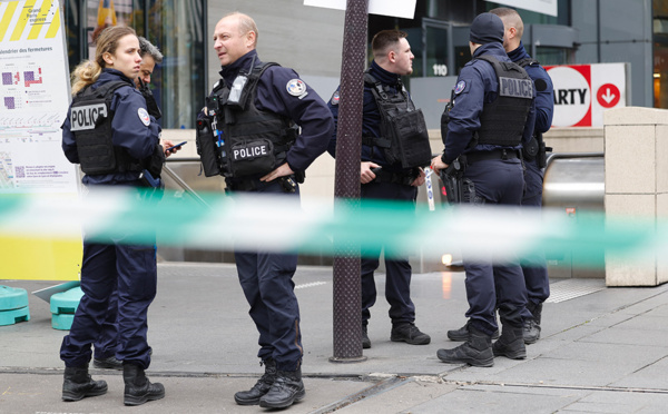 Paris: la police tire sur une femme qui tenait des propos menaçants dans le RER