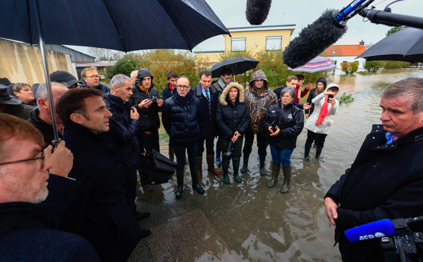 Pas-de-Calais: l'eau remonte avec les pluies, Macron promet 50 millions
