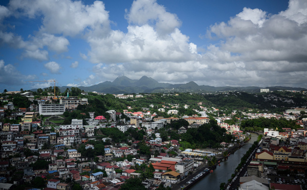 Martinique: la reconnaissance du créole comme langue officielle suspendue en appel