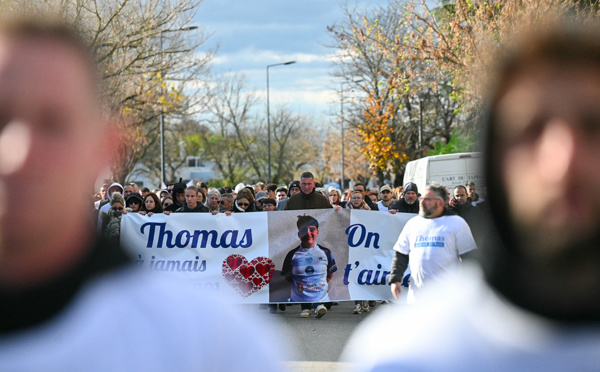 Le gouvernement appelle à ne pas céder à la violence après la mort de Thomas