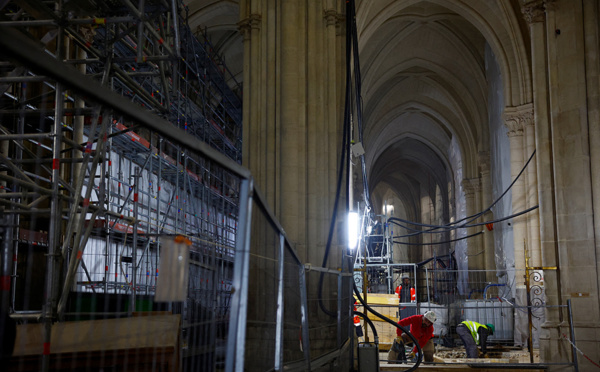 A un an de la réouverture, Macron annonce des vitraux du XXIe siècle pour Notre-Dame de Paris