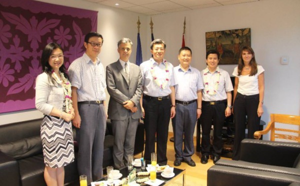 Entretien protocolaire avec une délégation de l'Association du peuple chinois pour l'amitié avec l'étranger (APCAE)